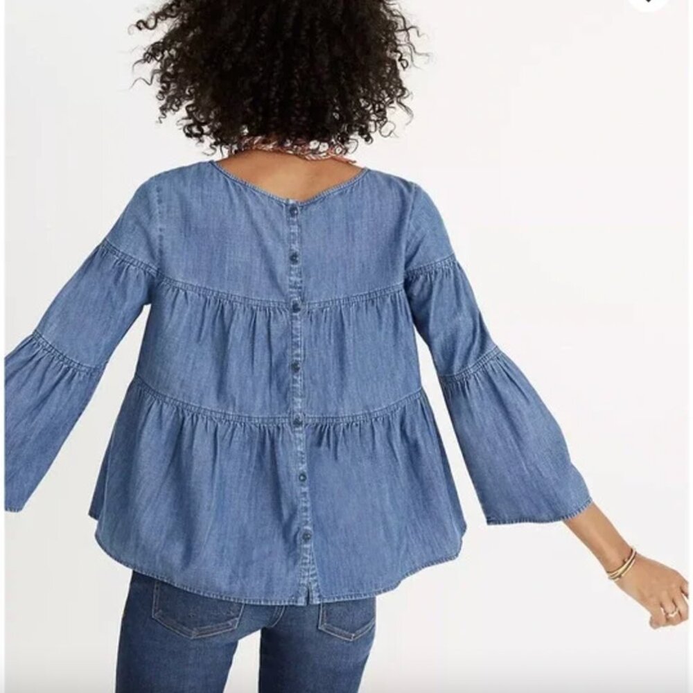 Madewell Denim Tiered Button-Back Top in XS
